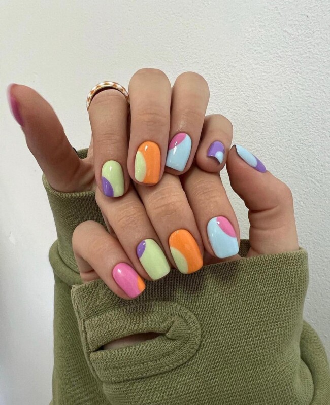 35 Cute Nail Designs for Spring and Summer — Colorful Abstract Short Nails