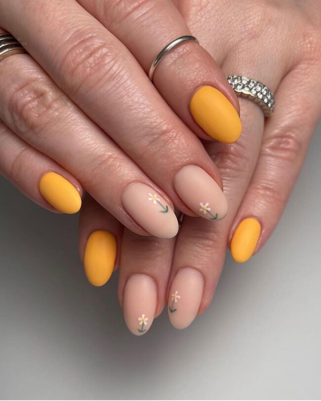 35 Cute Nail Designs for Spring and Summer — Peach & Flower Matte Nude Nail Art