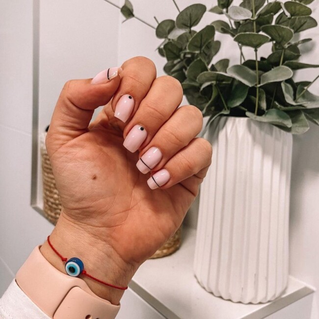 40 Nude Nail Designs For Any Occasion — Nude Pink Nails with Black Line