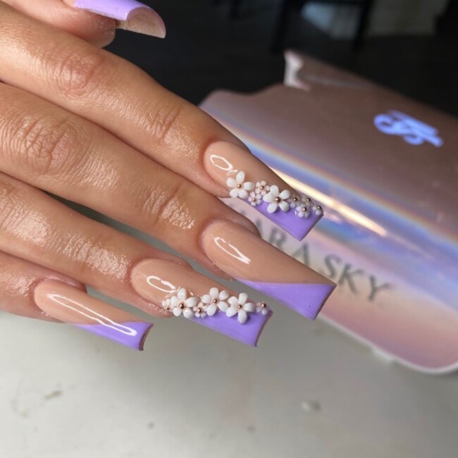 42 Hottest Acrylic Spring Nail Designs — Lilac Side French + Flower Nails