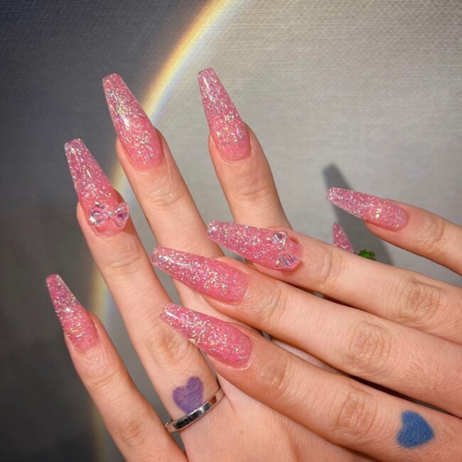 42 Hottest Acrylic Spring Nail Designs — Shimmery Jelly Nail Design