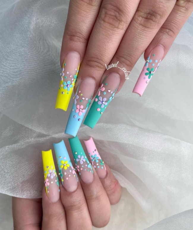 42 Hottest Acrylic Spring Nail Designs — Pastel French Tip Nails with Flowers