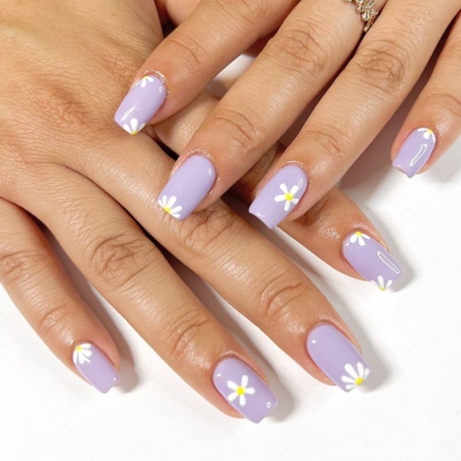 30 Best Spring Nail Colors and Designs — Daisy Lilac Nail Design