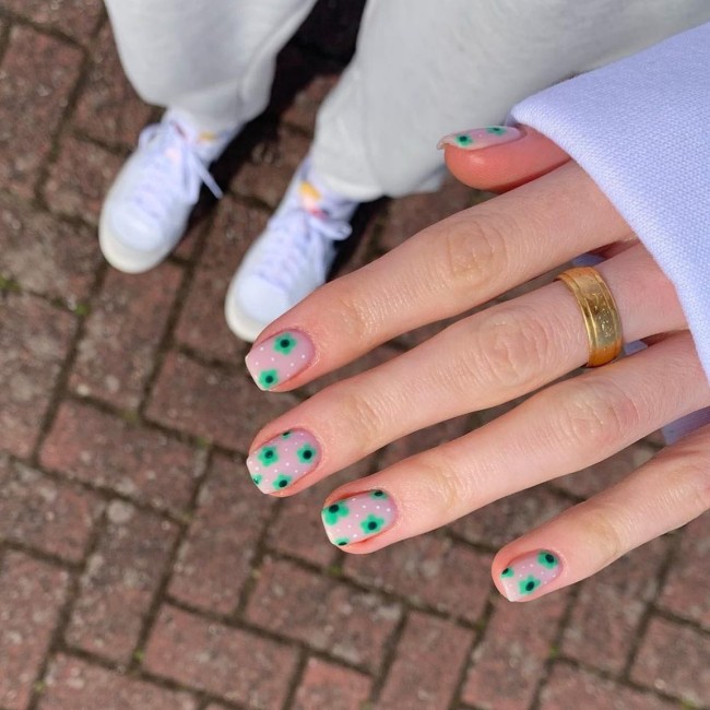 30 Best Spring Nail Colors and Designs — Green Daisy Nail Design