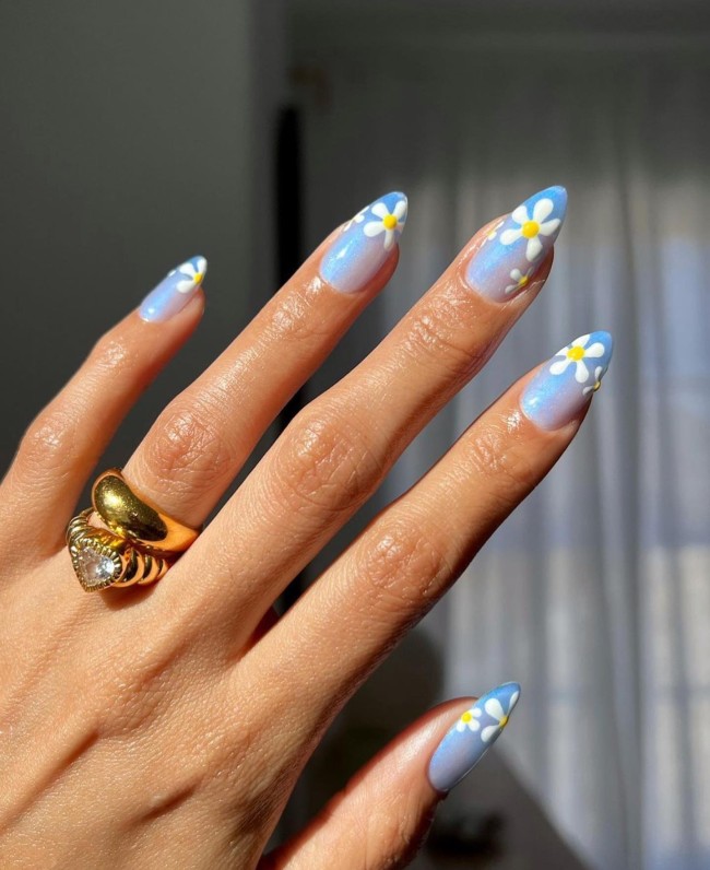 30 Best Spring Nail Colors and Designs — Shimmery Blue & Daisy Nail Design