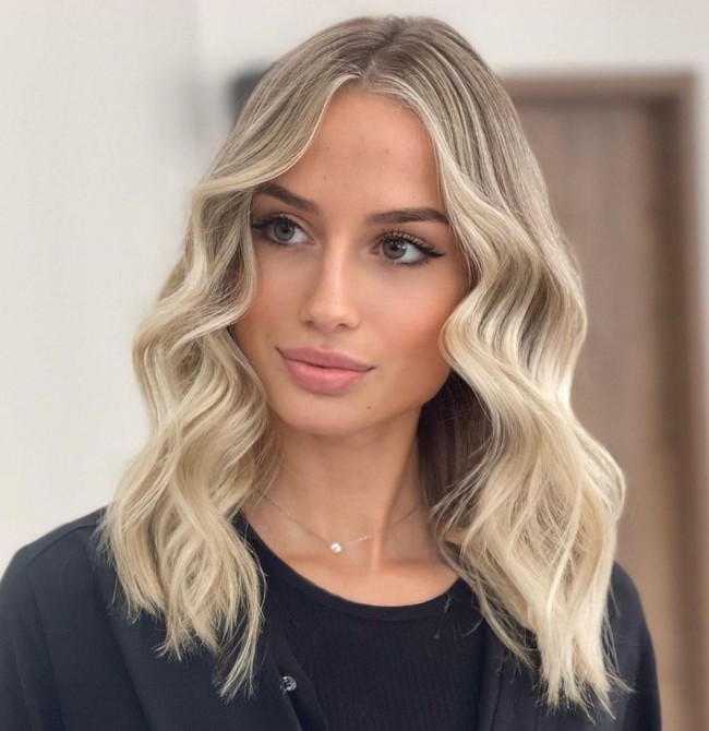 medium length blonde hairstyles 2022, trendy blonde haircuts, lob haircuts, medium length blonde hairstyles 2021, shoulder length blonde hair with fringe, medium length blonde haircuts, blonde layered hair medium length, layered blonde hair, medium length blonde hair straight, medium blonde hair with highlights