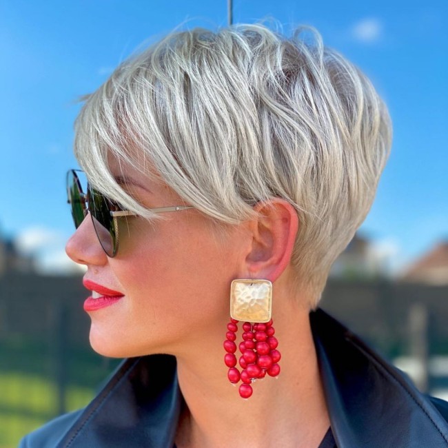 30 Best Short Haircut To Try This Summer — Pixie Platinum Blonde Haircut