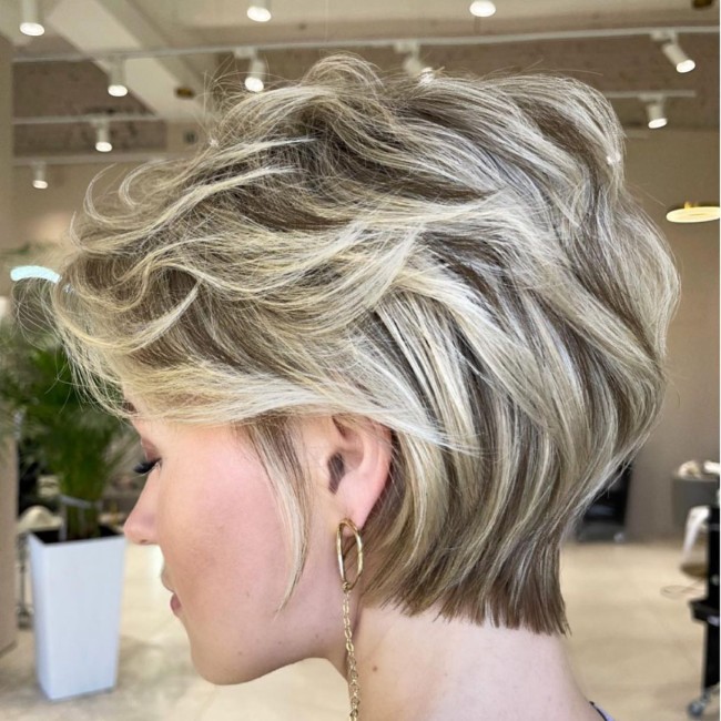 30 Best Short Haircut To Try This Summer — Voluminous Pixie Blonde Haircut