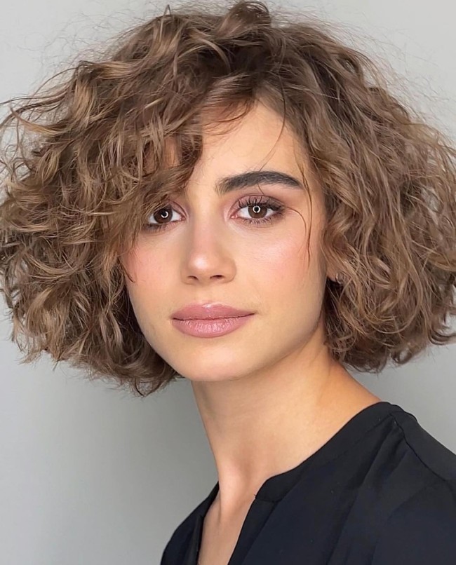 30 Best Short Haircut To Try This Summer — Curly Bob Haircut