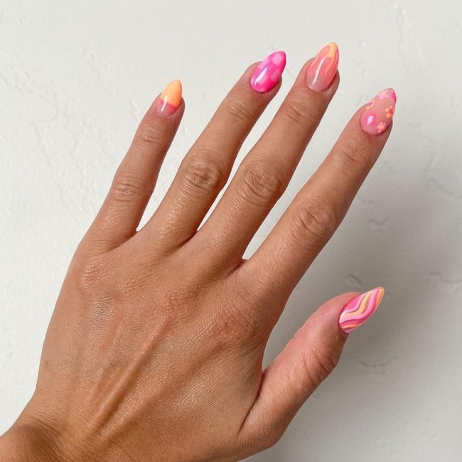 70 Pretty Nails That Are Appropriate To Wear in Summer — Peach & Pink Check Nails