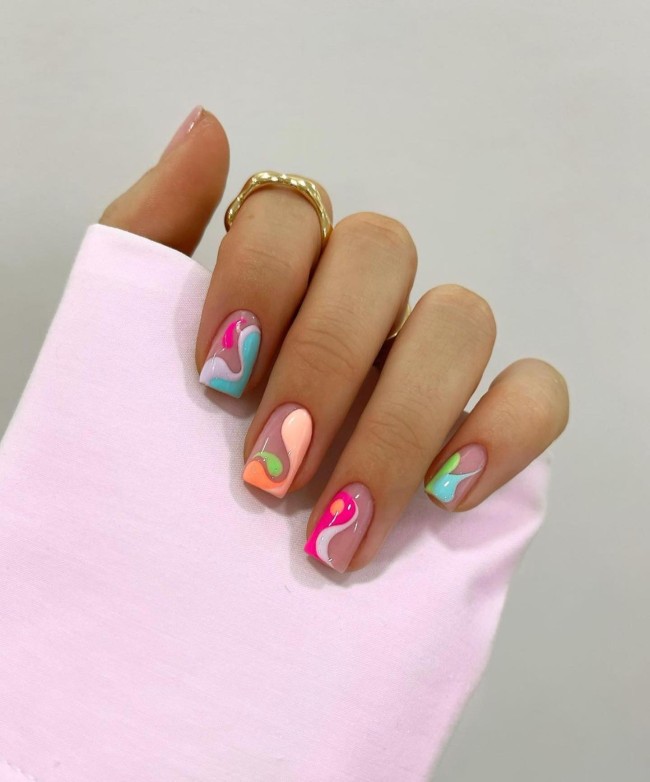 70 Pretty Nails That Are Appropriate To Wear in Summer — Colorful Swirl Square Short Nails