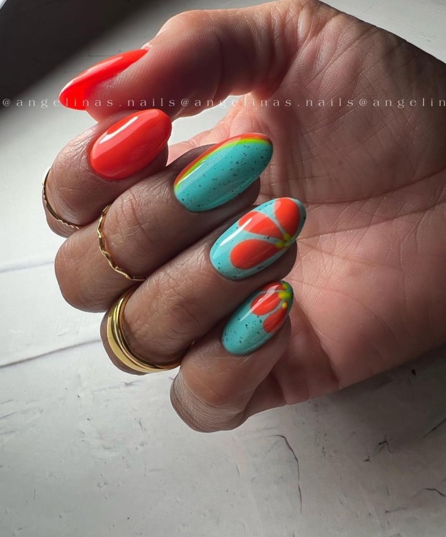 70 Pretty Nails That Are Appropriate To Wear in Summer — Red & Green Nails