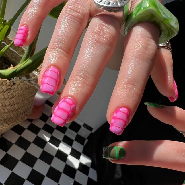 70 Pretty Nails That Are Appropriate To Wear in Summer — Pink Snakeskin Print Nails