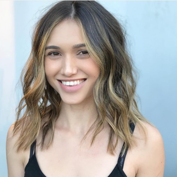 25 Cutest Lob Haircut Ideas — Blonde Money Piece Highlights