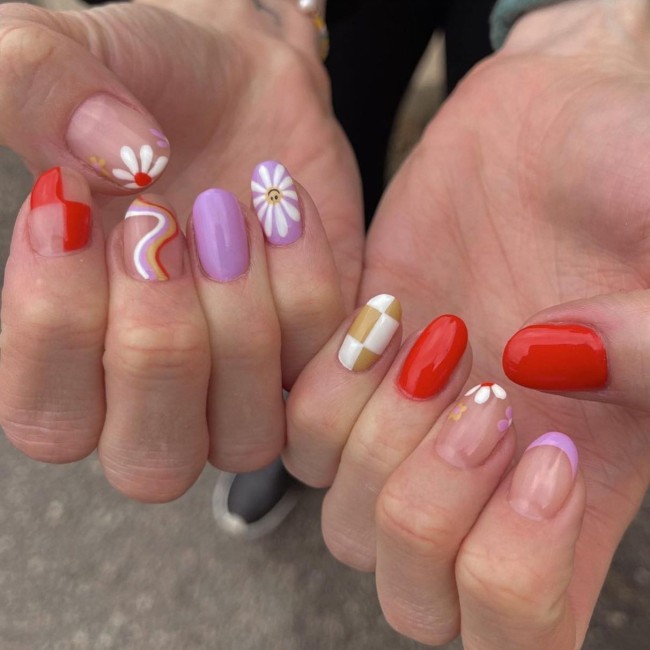 70 Pretty Nails That Are Appropriate To Wear in Summer — Bright Purple & Red Nails