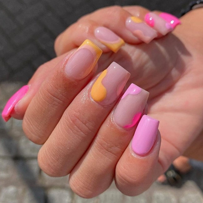 70 Pretty Nails That Are Appropriate To Wear in Summer — Pink and Orange Short Nails