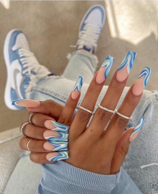 70 Pretty Nails That Are Appropriate To Wear in Summer — Blue Abstract Tip Nails