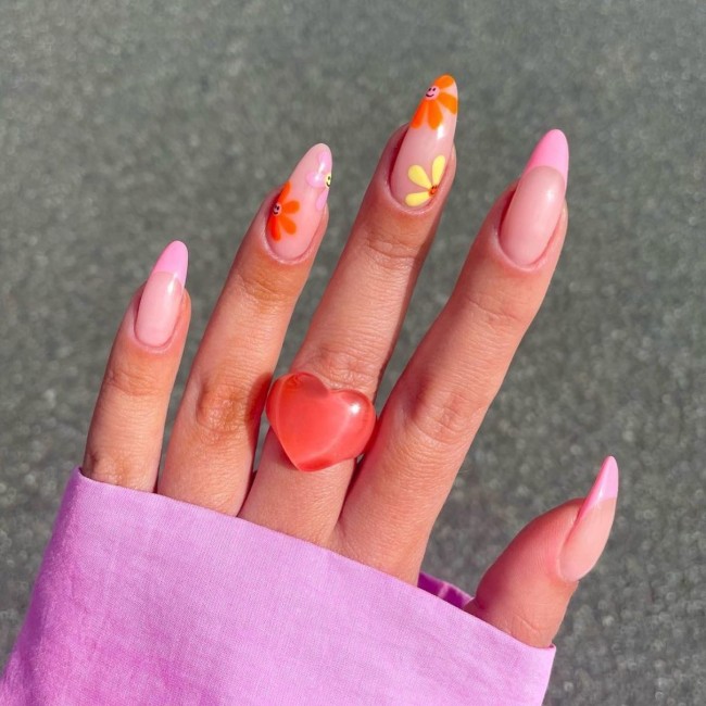 70 Pretty Nails That Are Appropriate To Wear in Summer — Soft Pink and Orange Nails