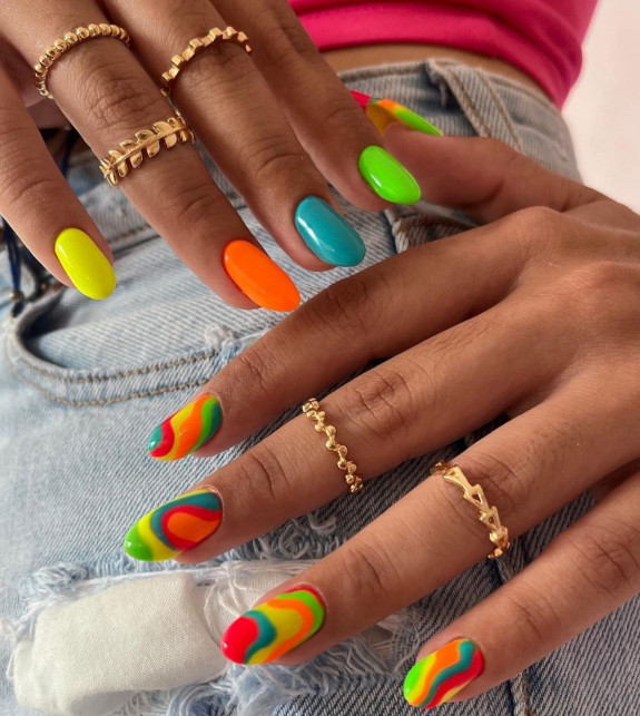 skittle nails, multi-colored nails, multi colored nails trend 2022, rainbow nails, skittle nails 2022, skittle nails summer, fall skittle nails, spring skittle nails, pink skittle nails, different colored nails, different color nails on each finger, gradient nails, different color nails pink