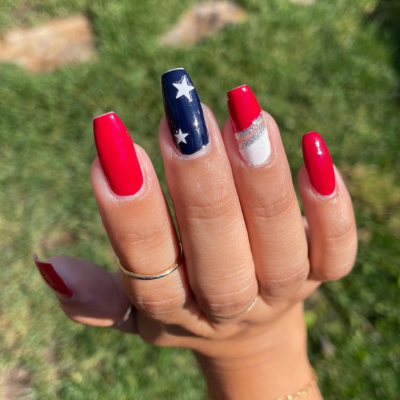 45 Patriotic Nail Designs — Dark Blue and Red Nails