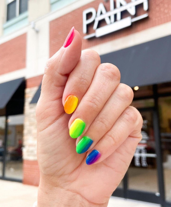 34 Bright Summer Nails — Gradient Bright Summer Nails