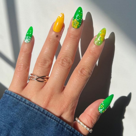 34 Bright Summer Nails — Green and Yellow Almond Nails