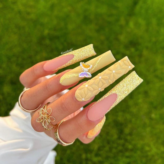 50 Best Prom Nail Designs — Textured Pastel Yellow Nails