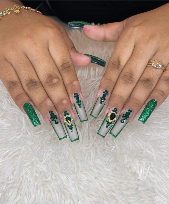 50 Best Prom Nail Designs — Green Outline Prom Nails