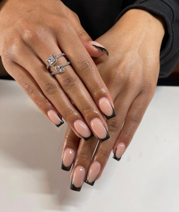 40+ Black French Tip Nails —