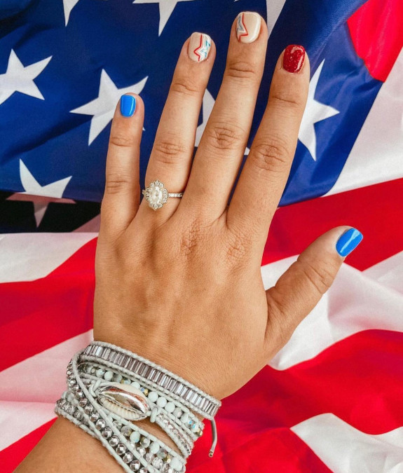 red, white and blue nails, summer nails, 4th of July Nails, patriotic nails, memorial day nails, nails for 4th july, simple red and blue nails, red white and blue ombre nails, july nails, independent day nails, 4th of july day nail designs, patriotic nail designs, patriotic nails 2022