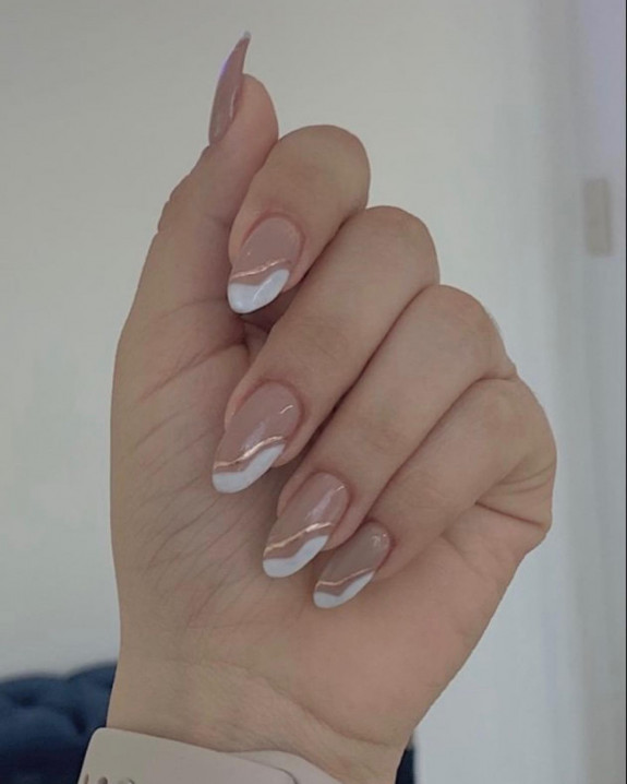 40 Classy Graduation Nails — Gold and White Abstract Sheer Nails