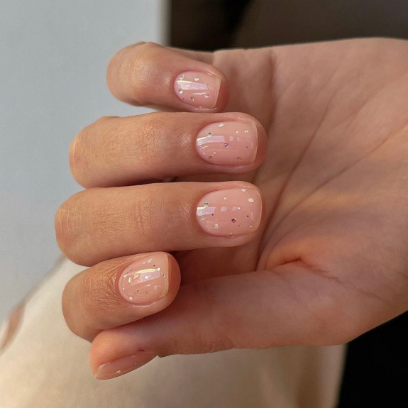 40 Classy Graduation Nails — Gold Flake Gel Short Nails