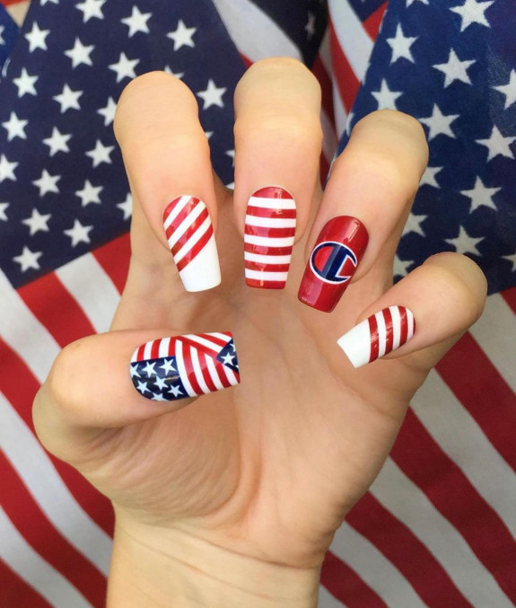 30+ Patriotic 4th of July Nail Art Ideas — White and Red Strip Nails