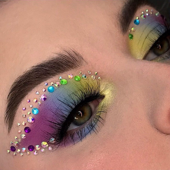 30+ Best Euphoria Makeup Looks — Colorful Eyeshadow + Colorful Rhinestones