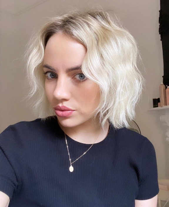 40 Trendy Bob and Lob Haircuts — Wavy Blonde Bob Haircut