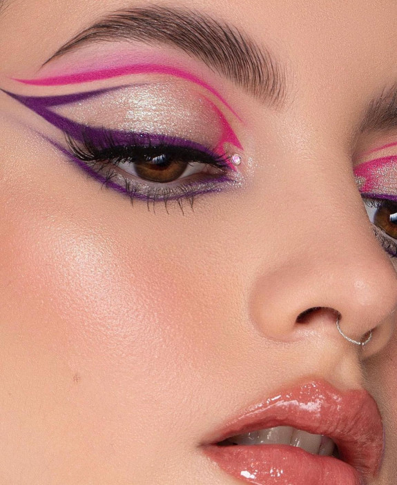 30+ Cute Eye Makeup Looks To Recreate — Hot Pink + Purple Graphic Line Eye Makeup