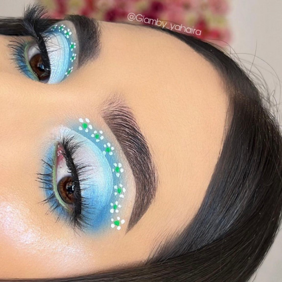 30+ Cute Eye Makeup Looks To Recreate — Flowery + Blue Eyeshadow Makeup