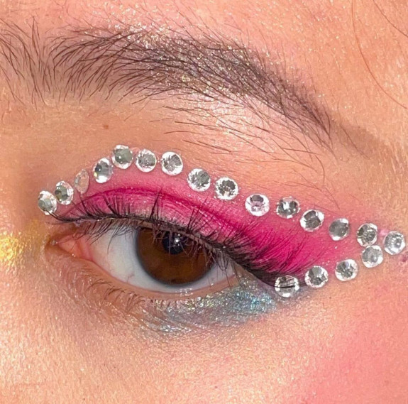 30+ Best Euphoria Makeup Looks — Hot Pink + Rhinestone Eye Makeup