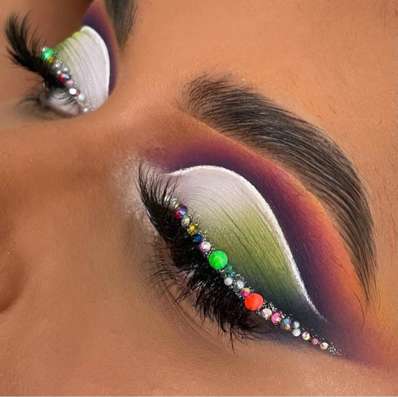 30+ Best Euphoria Makeup Looks — Colorful Eyeshadow + Rhinestones