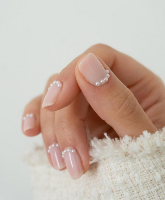 40+ Cute Short Nail Designs for 2022 — Natural Nails with Pearl Cuffs