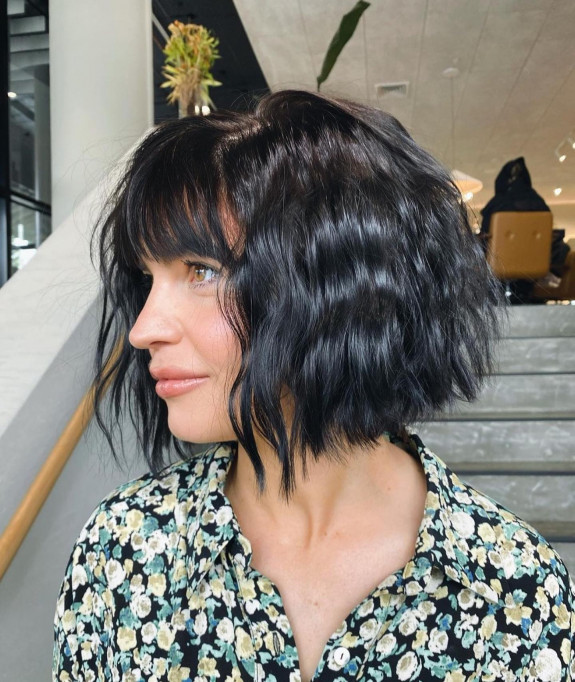 40 Trendy Bob and Lob Haircuts — Dark Hair Textured Long Bob Haircut