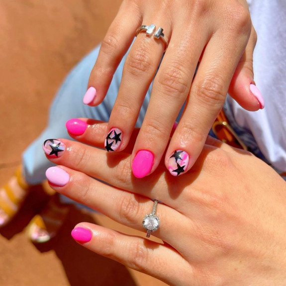 50+ Jaw-Dropping Hot Pink Nails For Summer — Black Star Hot Pink Short Nails