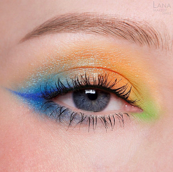 30+ Cute Eye Makeup Looks To Recreate — Gradient Blue, Peach and Green Eyeshadow Makeup