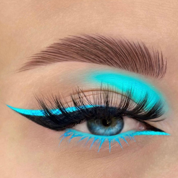 30+ Cute Eye Makeup Looks To Recreate — Neon Blue Eyeshadow Makeup