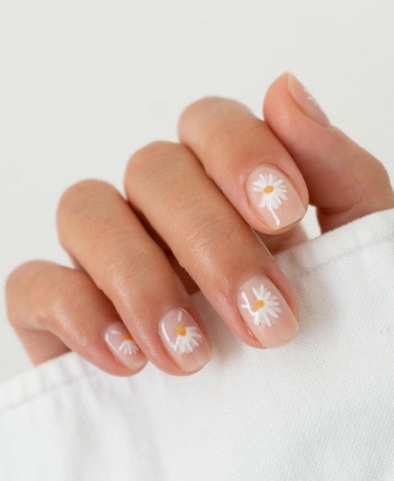 40+ Cute Short Nail Designs for 2022 — Daisy Natural Nails