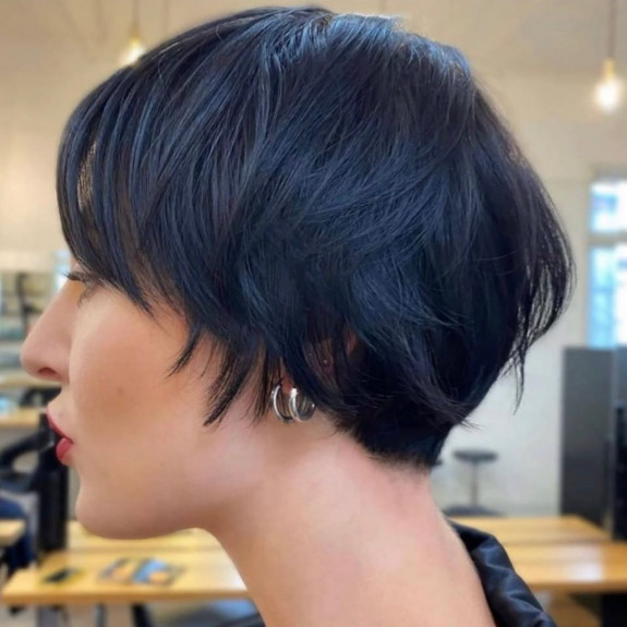 bixie haircut, bixie haircuts 2022 , bixie haircut for fine hair, bixie haircut pictures, bixie haircut curly, bixie haircut older women, bixie haircut ideas 2022, bixie haircut for thick hair, short haircut for women, haircut ideas 2022