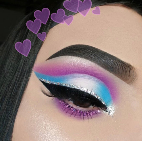 30+ Cute Eye Makeup Looks To Recreate — Glitter Liner + Blue and Purple Eye Makeup