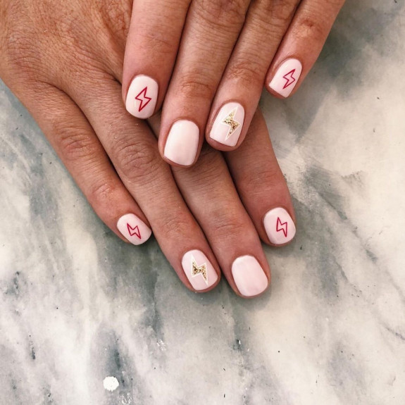 40+ Cute Short Nail Designs for 2022 — Lightning Pink Short Nails