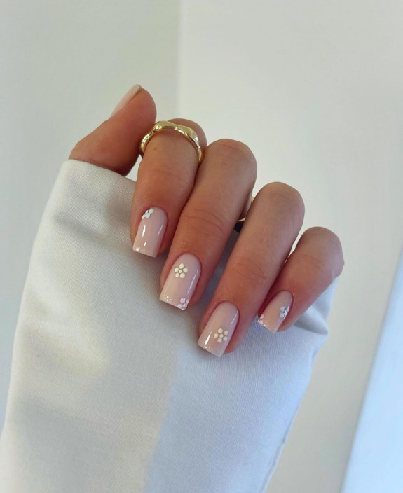 40+ Cute Short Nail Designs for 2022 — Flower Nude Tapered Nails