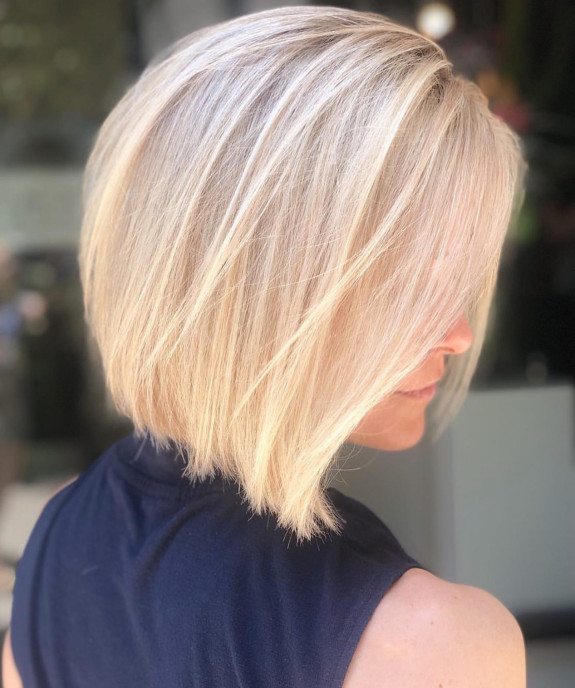 40 Trendy Bob and Lob Haircuts —Light Blonde Subtle Layered Bob Haircut